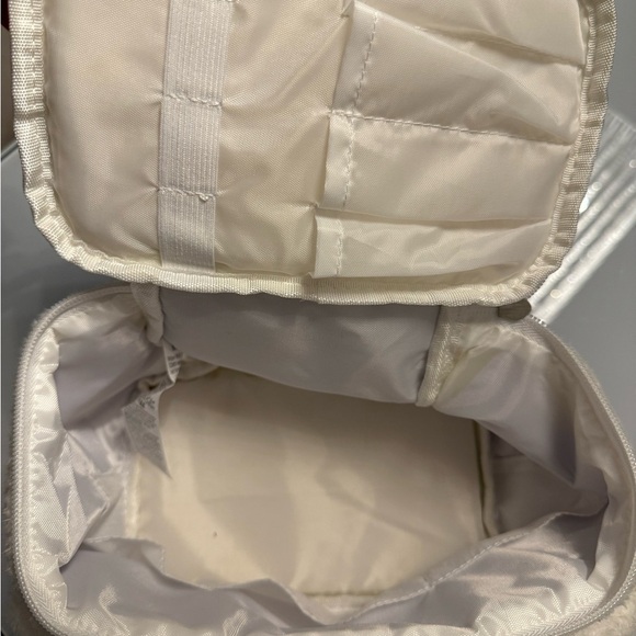 Miniso × Sanrio Cinnamoroll Plush Pouch - Picture 8 of 9